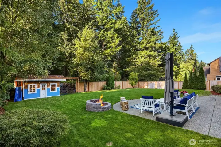 Charming custom-built playhouse with loft, battery-operated lighting, and a solar charging panel - every child’s dream retreat. The removable loft offers flexibility, allowing the space to easily convert into a potting shed, creative workspace, or garden retreat.