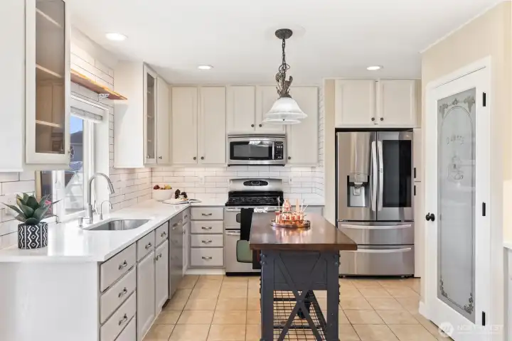 spacious kitchen with movable island