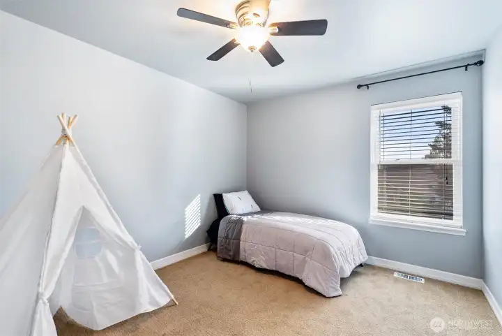 2nd bedroom