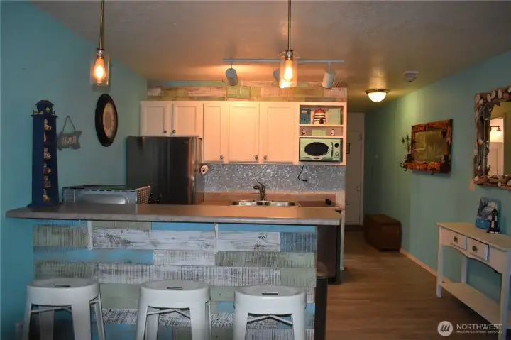 Newly remodeled kitchen All appliances stay