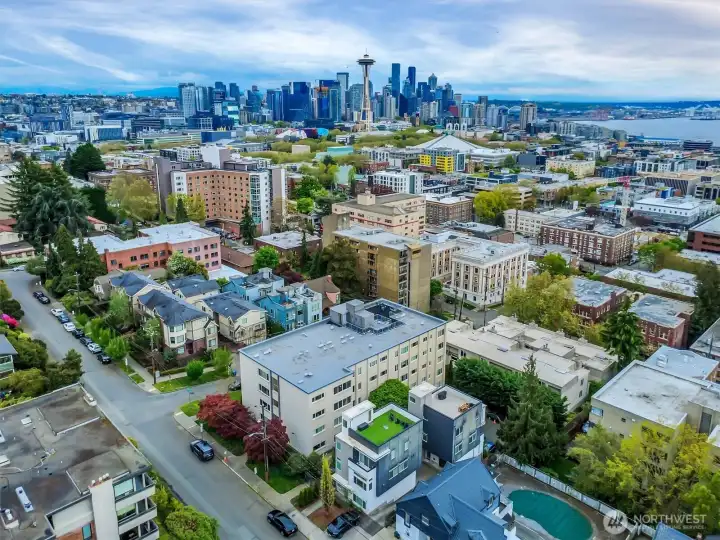 Fantastic South Slope of Queen Anne location. Close to everything but in a quiet residential neighborhood with a Walk Score 80!