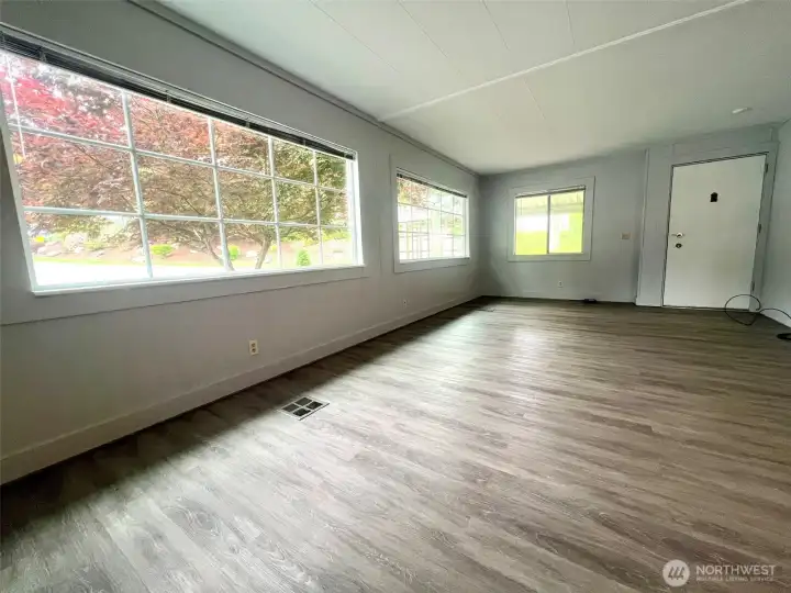 Large and spacious living room