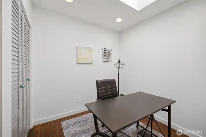 2nd bedroom or home office
