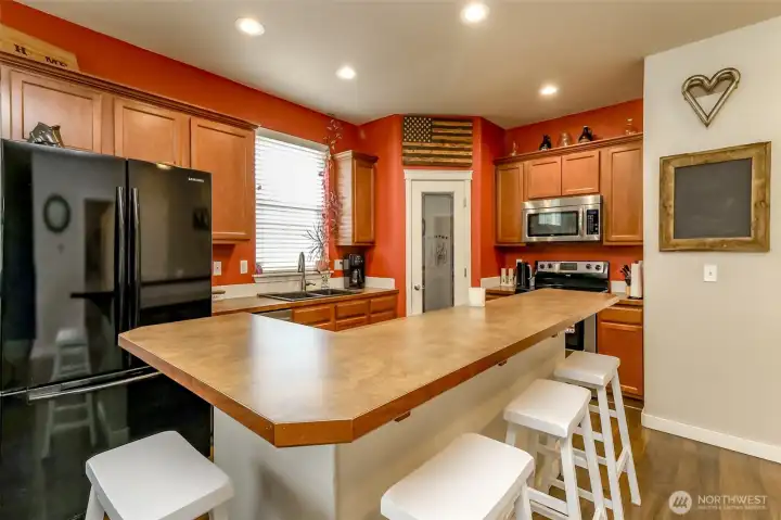 Kitchen w/ eating space