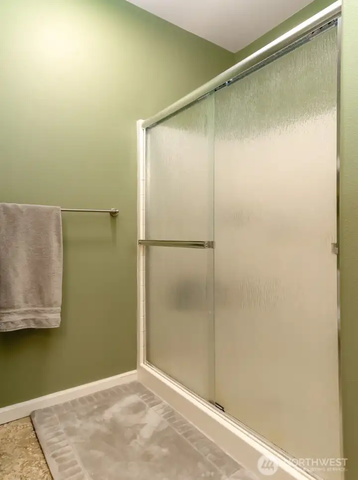 primary bath shower