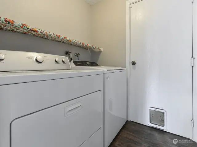 Laundry Room.  Washer and Dryer stay.