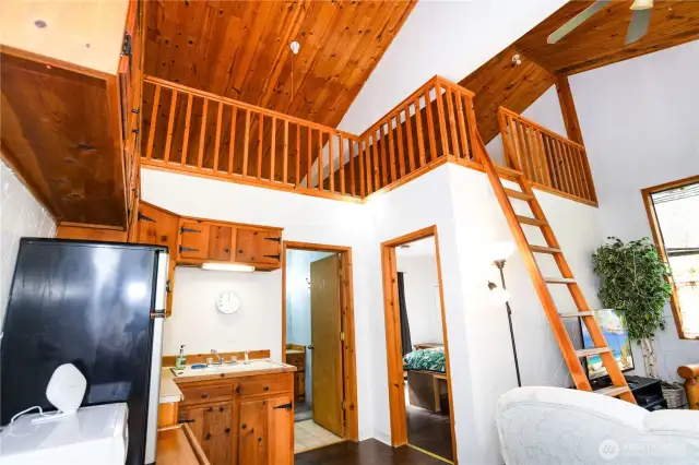 Guest Quarters - Loft