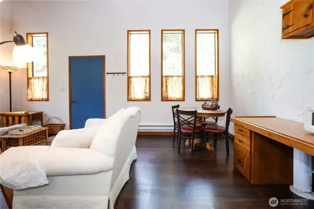 Guest Quarters - Dining