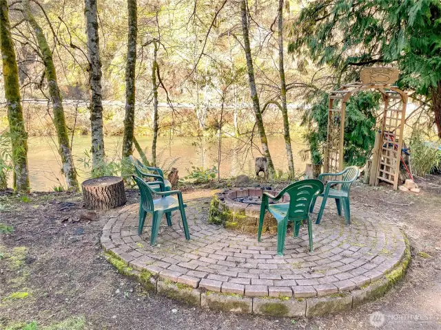 Fire Pit Entertaining Area (River Front)