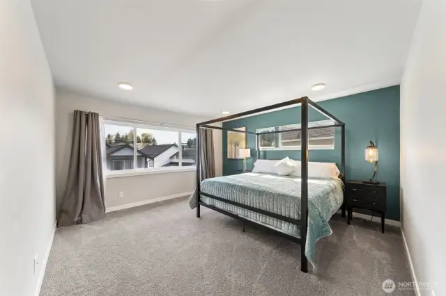 Well sized Primary Suite