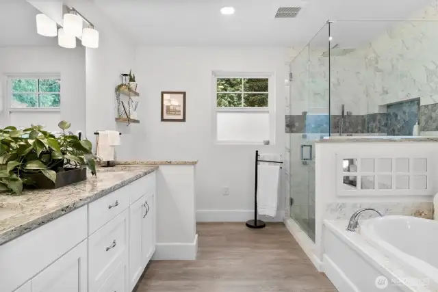 Double sinks. separate tub.