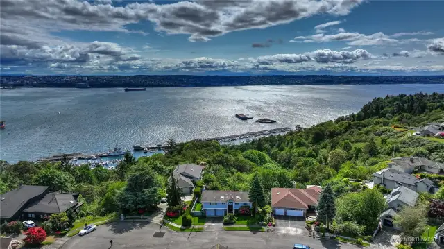 Amazing city and bay views