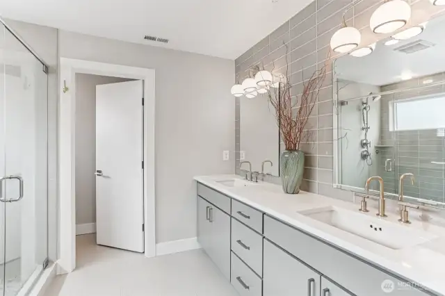 Spacious double sinks and vanity in Primary ensuite