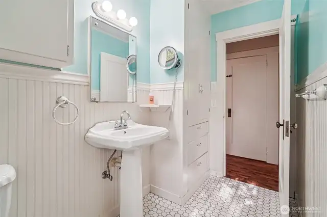 Main bathroom