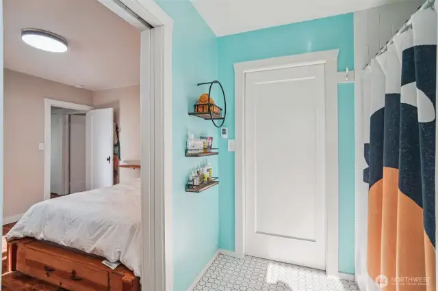 Primary attached bath with walk-in closet