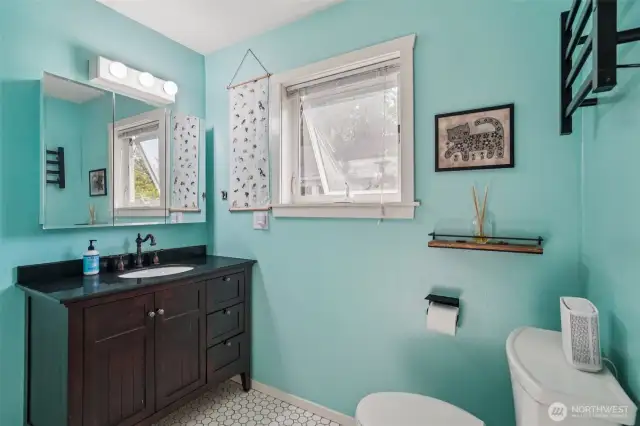 Attached bath to primary bedroom