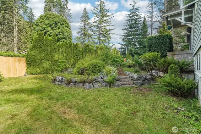 Mature gardens & green privacy