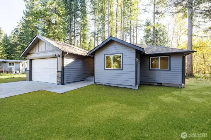 Lawn is photoshopped in.