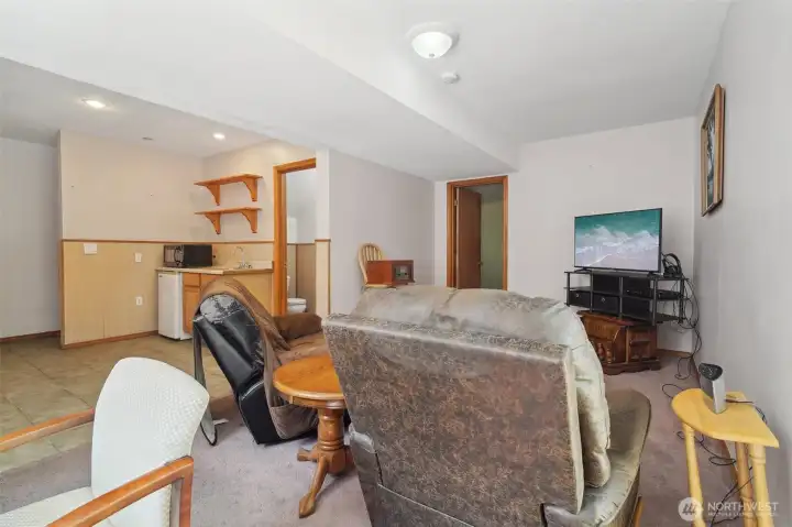 Living room (in apartment)