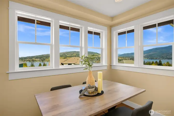 Eating nook with lake views