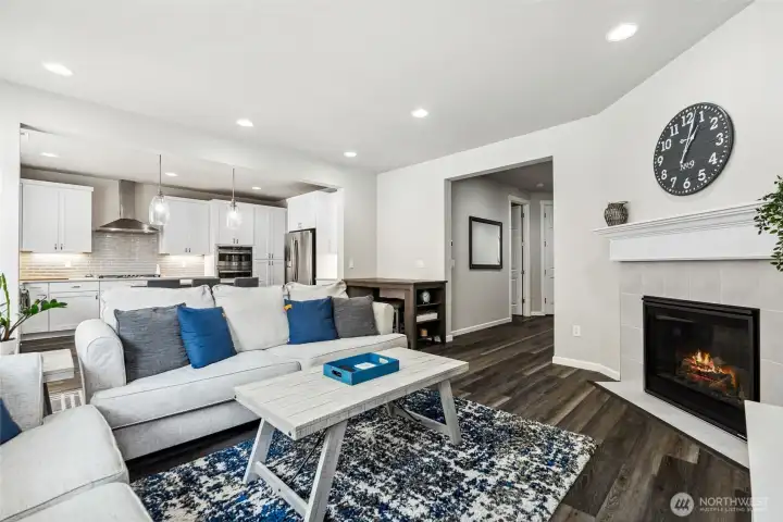 Open concept kitchen/living/dining