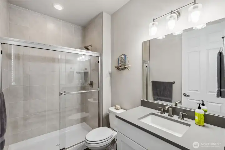 1st floor 3/4 bath with walk-in shower