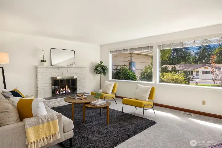 Large, West facing windows provide lots of natural light.