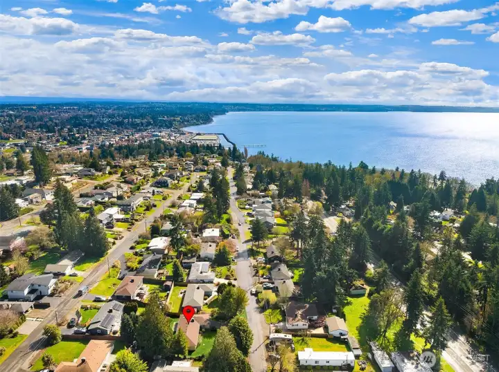 Just minutes from Des Moines waterfront.