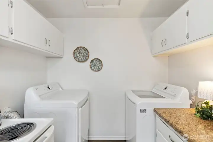 3328 - In unit laundry!