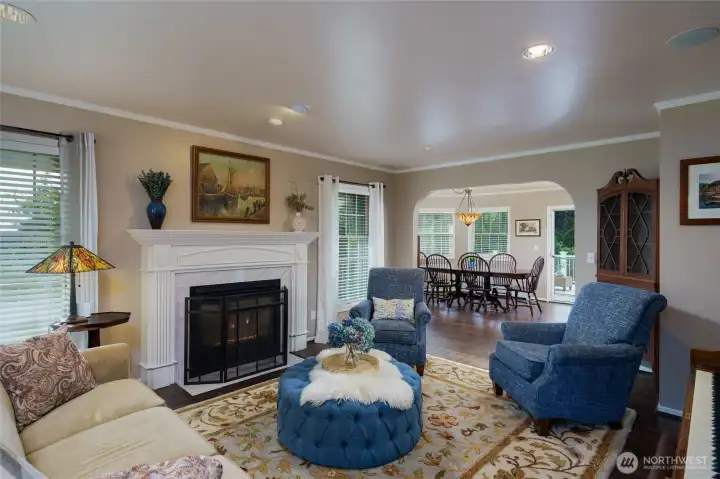 Just imagine this Classic living room ready for your holiday traditions! Just imagine this Classic living room ready for your holiday traditions!