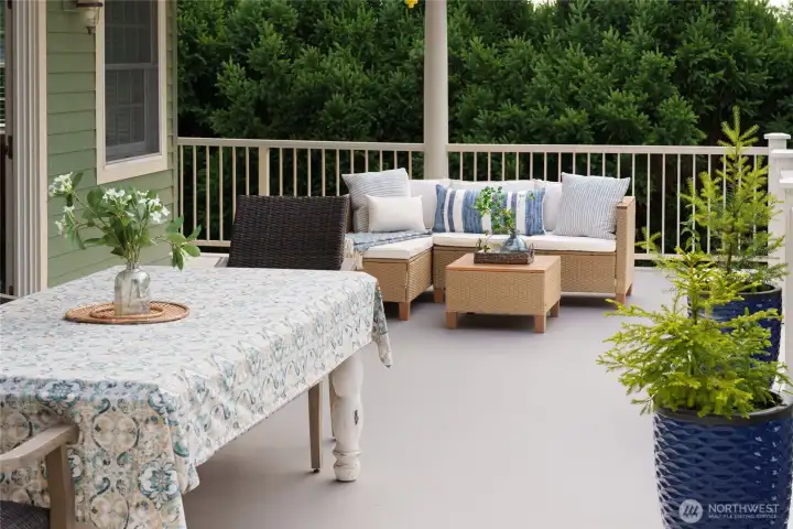 Beautiful deck for entertaining Beautiful deck for entertaining