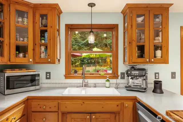 Look out over the very large entertaining deck from your kitchen windows and plan your diner parties!