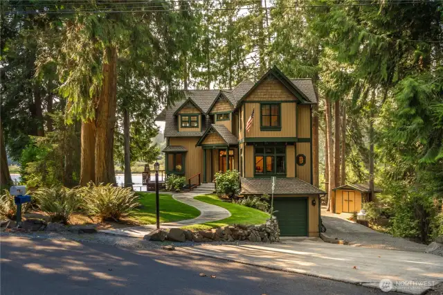 Secluded end lot