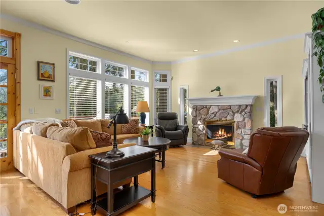 Great room w/ propane FP