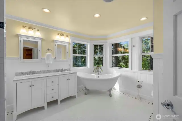 Beautiful remodeled 5 piece master Bath
