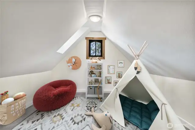 Attic/ possible 4th Bedroom or Bonus Room