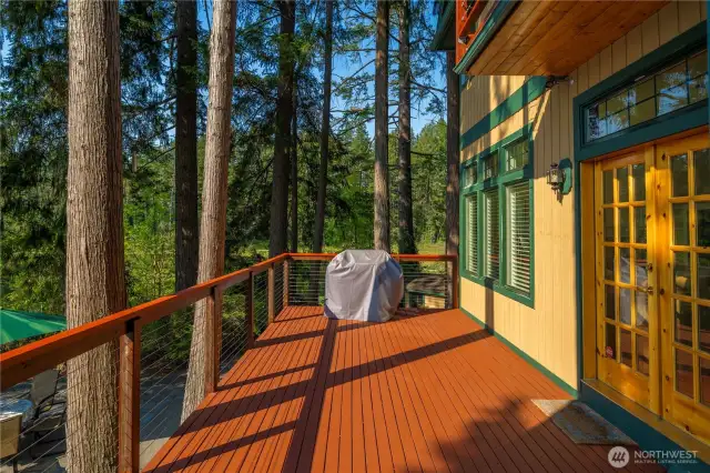 Spacious deck off great room