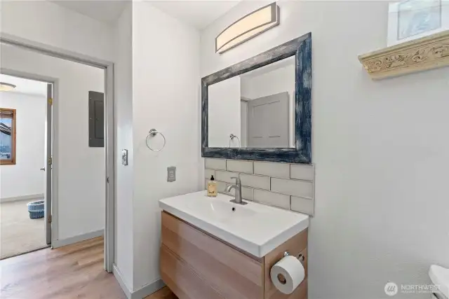 2nd bathroom