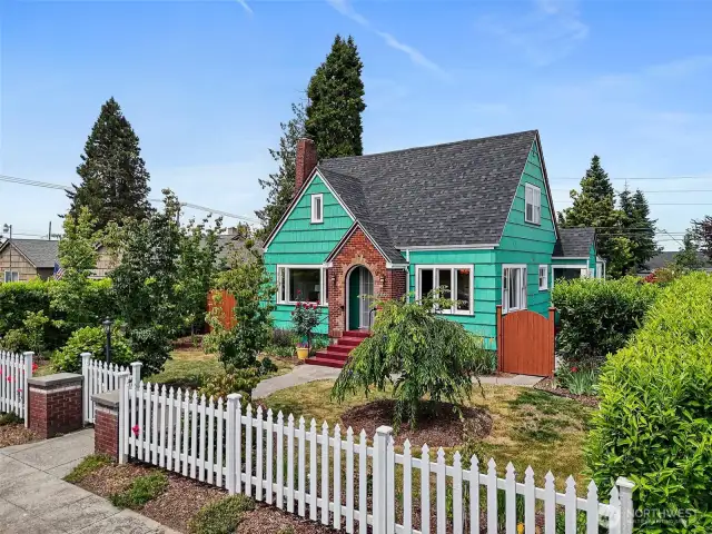 1900s Beauty Restored to it's natural Charm