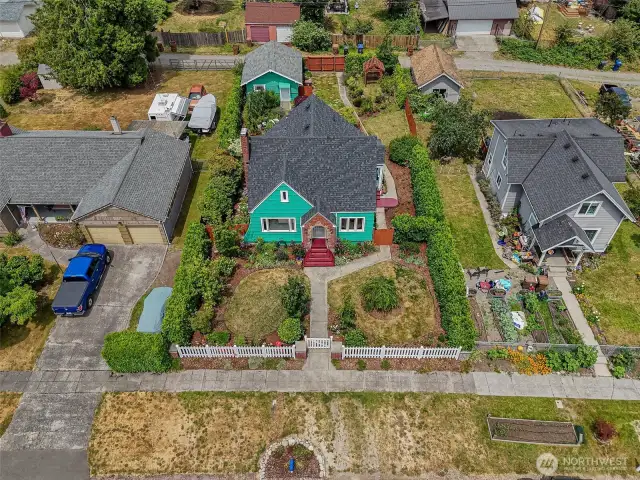Spacious Fully Fenced Lot