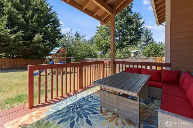 Covered Deck w/fully fenced backyard
