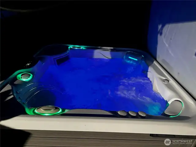 Enjoy The Hot tub in Back Yard!