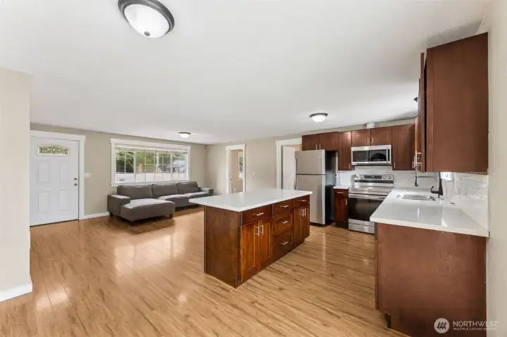 Amazing open floor plan perfect for entertaining.