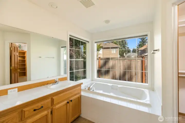 Primary bath showing jetted tub.