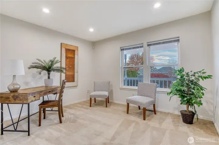 Main Flooor Bedroom/ Office