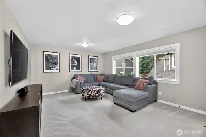 Huge Bonus Room w/ Closet - Could be 5th Bedroom