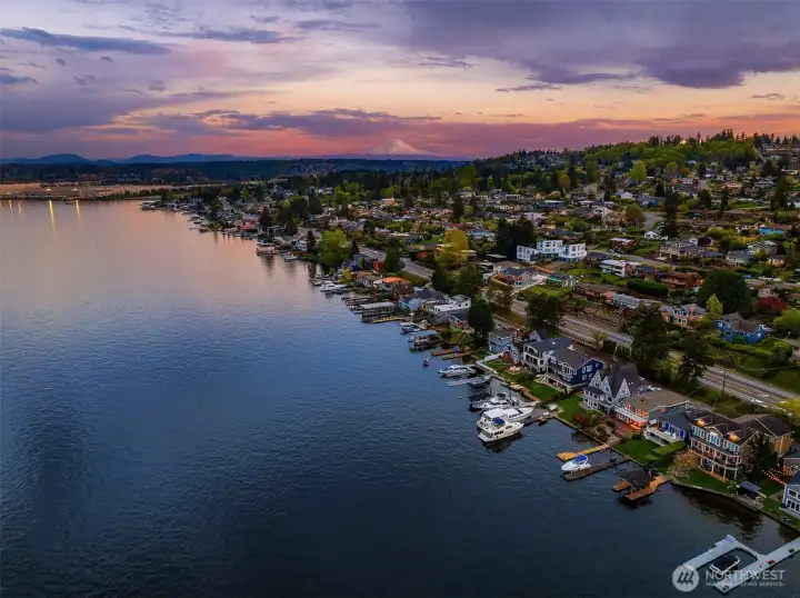 The property is ideally located close to all major freeways into Seattle or Bellevue and a short drive to The Landing shopping center.