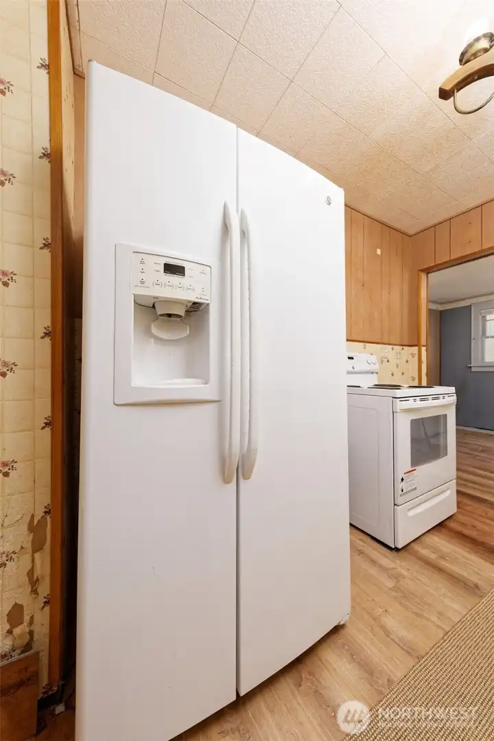 All appliances included.