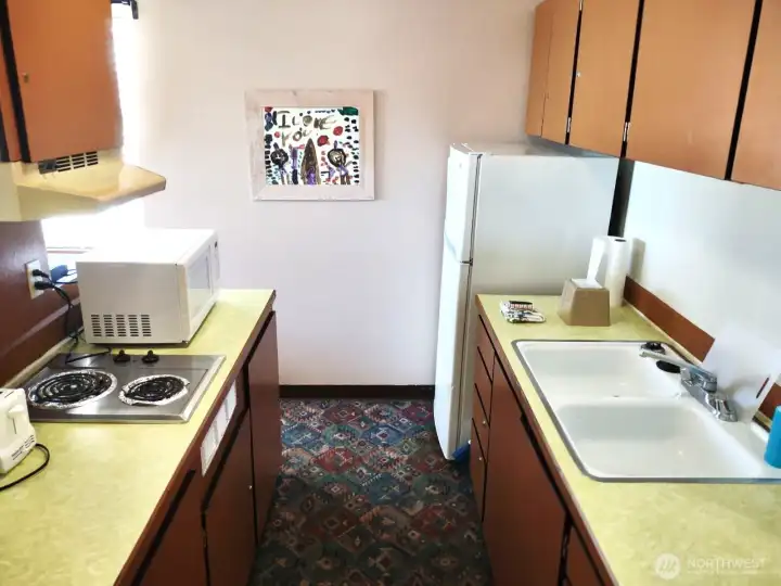 Fully equipped kitchen.