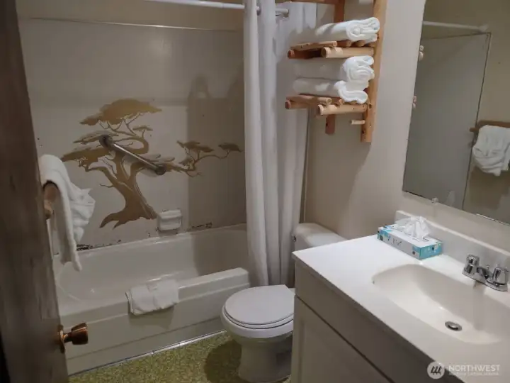 Second full bath in the hallway.